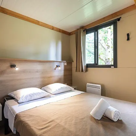 Camping Huttopia De La Siauve Lanobre